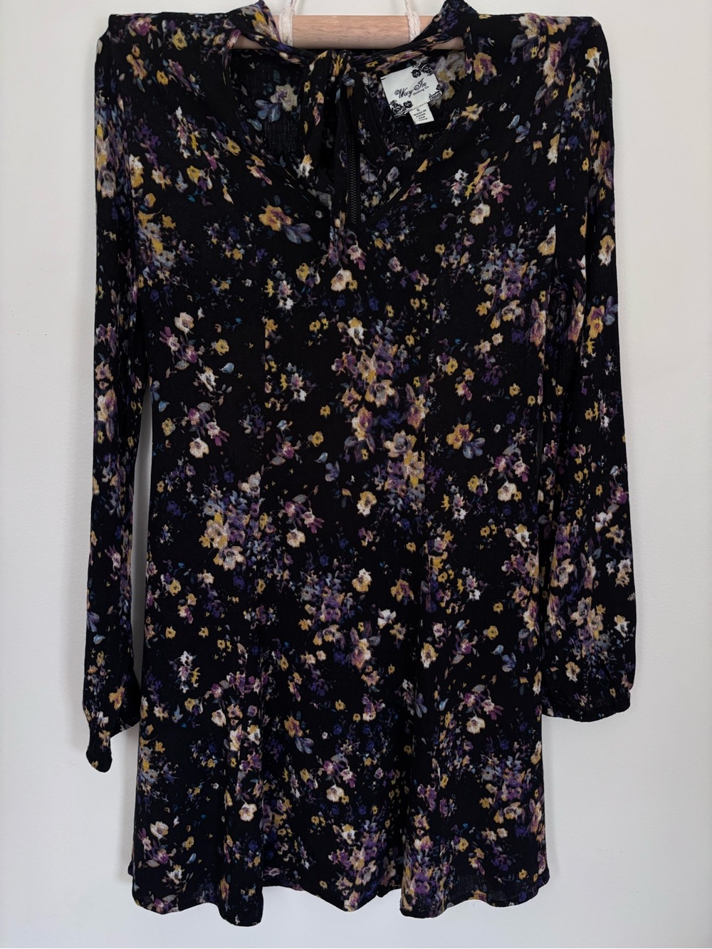 Way-In Black Floral Long-Sleeve Tie-Neck Dress | Small | Moody